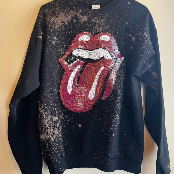 unbranded Sweaters - Black Sequin Lips Sweater